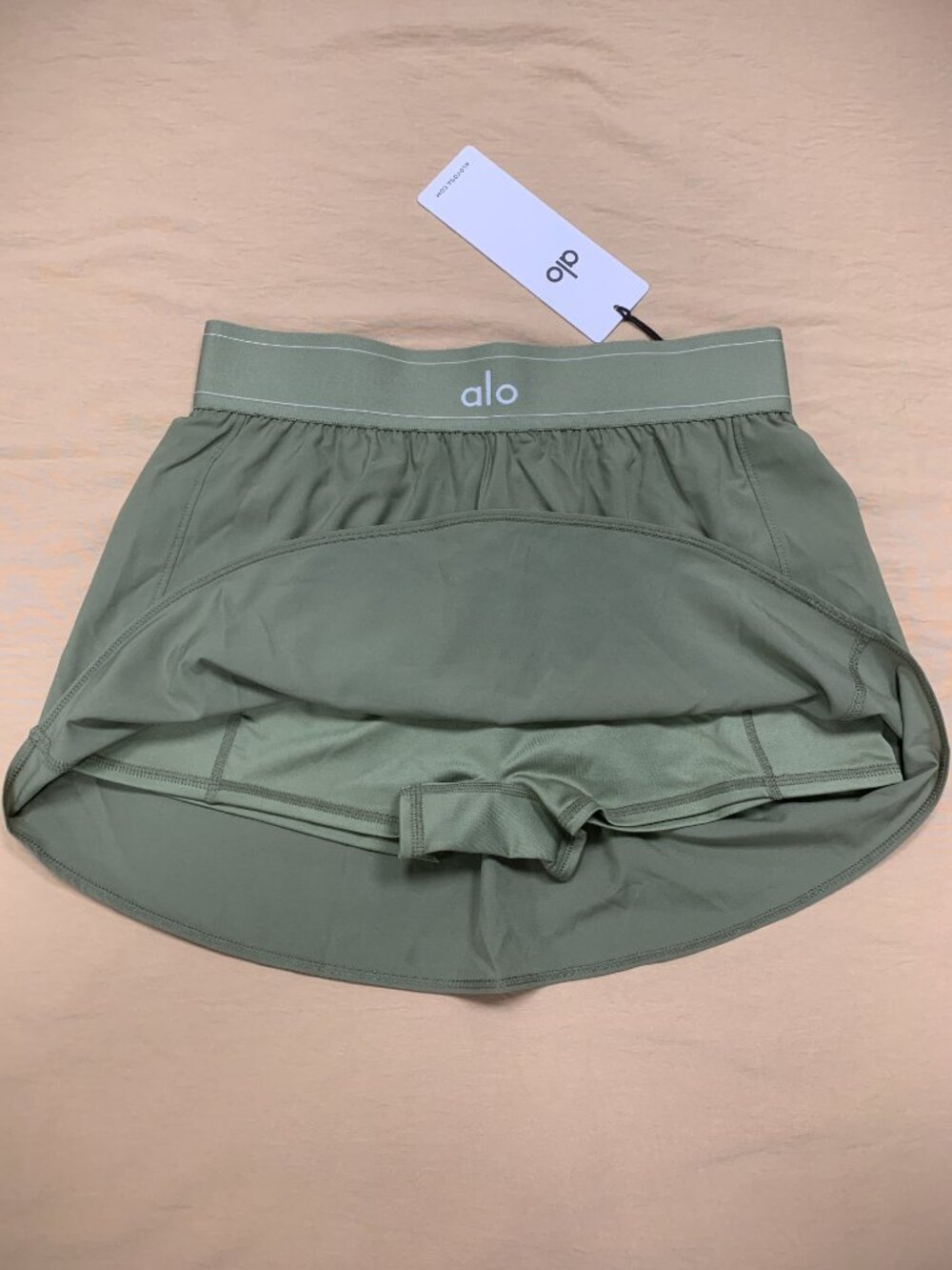 ALO Yoga Match Point Tennis Skirt Dune Grass💚New with tags - Picture 3 of 10